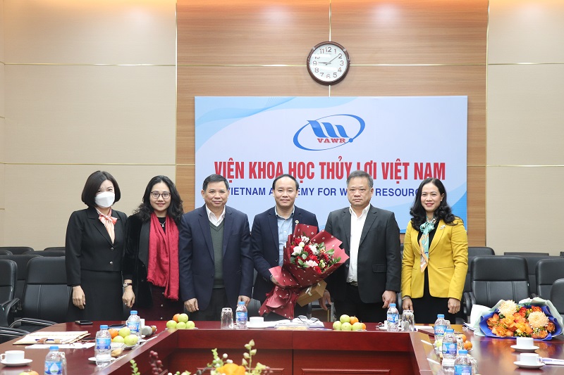 Công bố quyết định Chủ tịch Công đoàn Viện Khoa học Thủy lợi Việt Nam