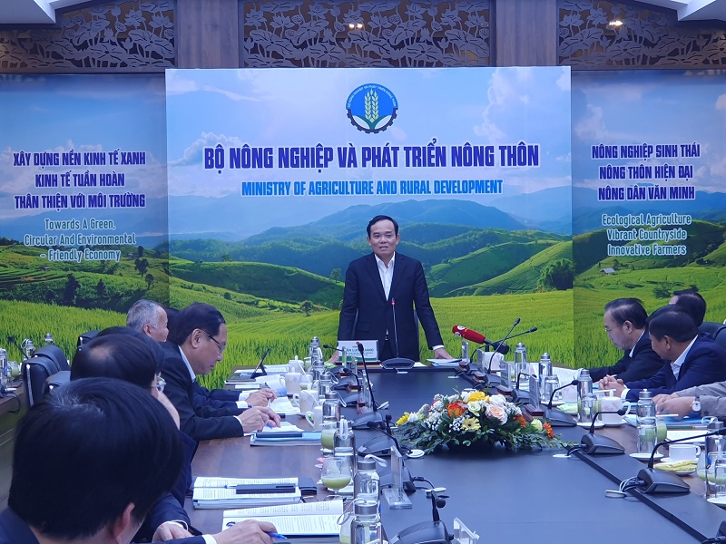 Phó Thủ tướng Trần Lưu Quang làm việc với Bộ Nông nghiệp và Phát triển nông thôn