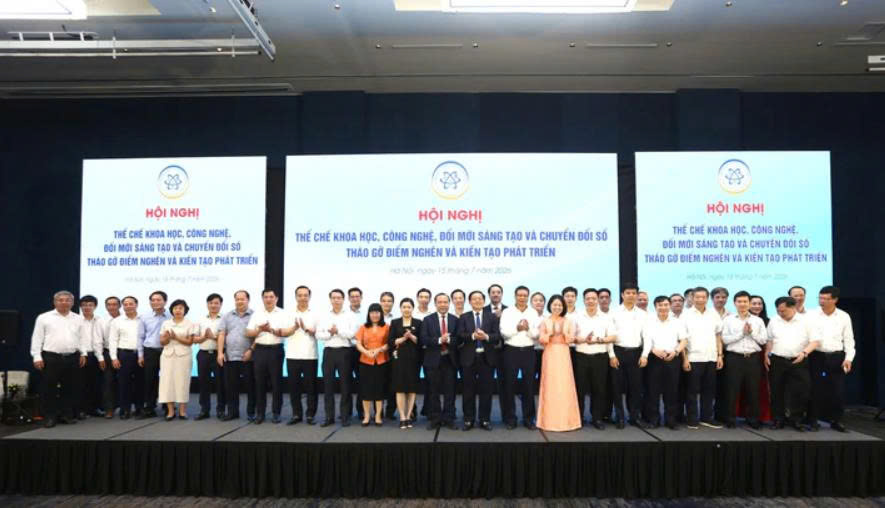 Thể chế khoa học, công nghệ, đổi mới sáng tạo và chuyển đổi số phải trở thành động lực phát triển